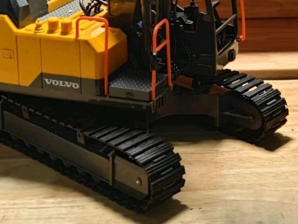 DOUBLE E双鹰沃尔沃挖掘机