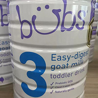 它采用了A2奶源，这种奶源相较于其他奶源，更易于宝宝消化吸收，有助于减少肠胃不适