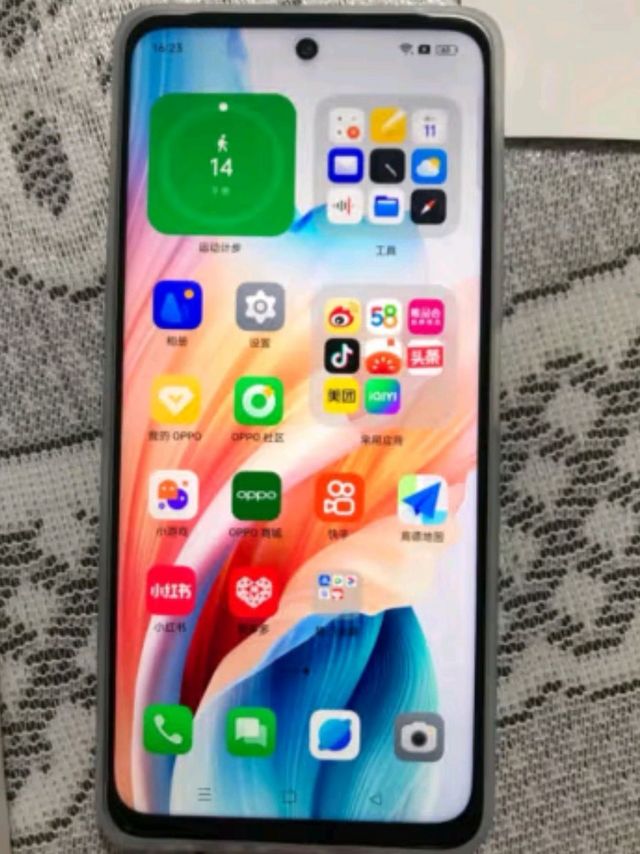 性价比很高的OPPO a1s。