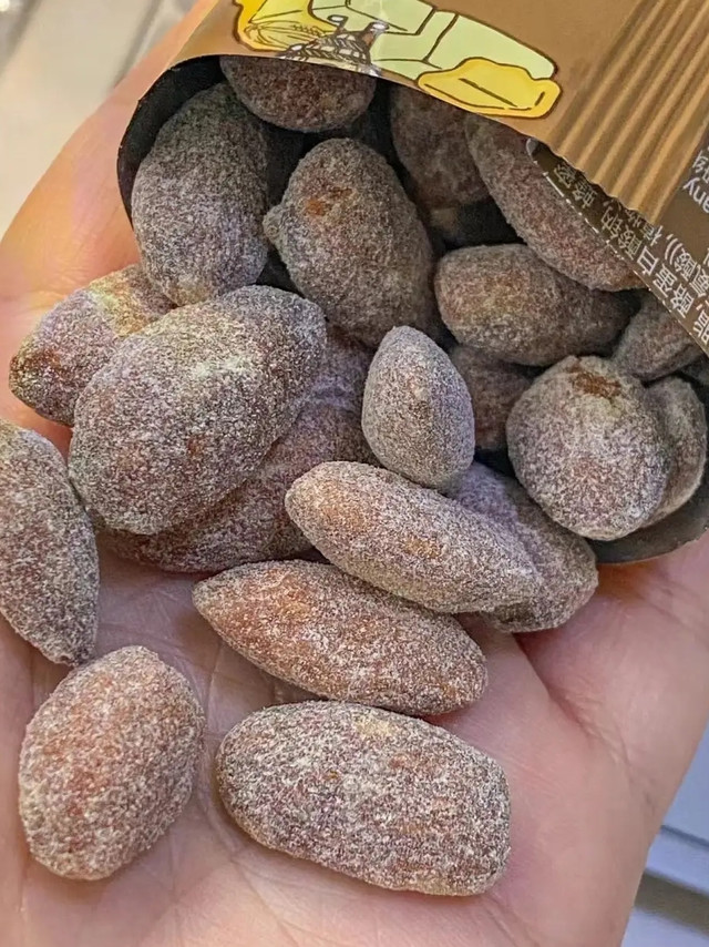 挺好吃的杏仁，，蜂蜜黄油味，家里小孩都爱吃