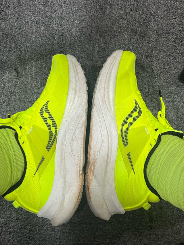 Saucony索康尼坦途跑鞋