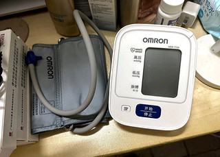 欧姆龙（OMRON）电子血压计家用上臂式血压仪 HEM-7124