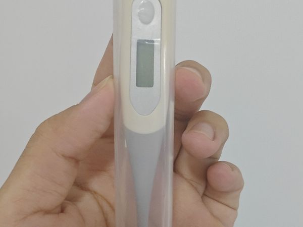 小巧便携的鱼跃腋下体温计