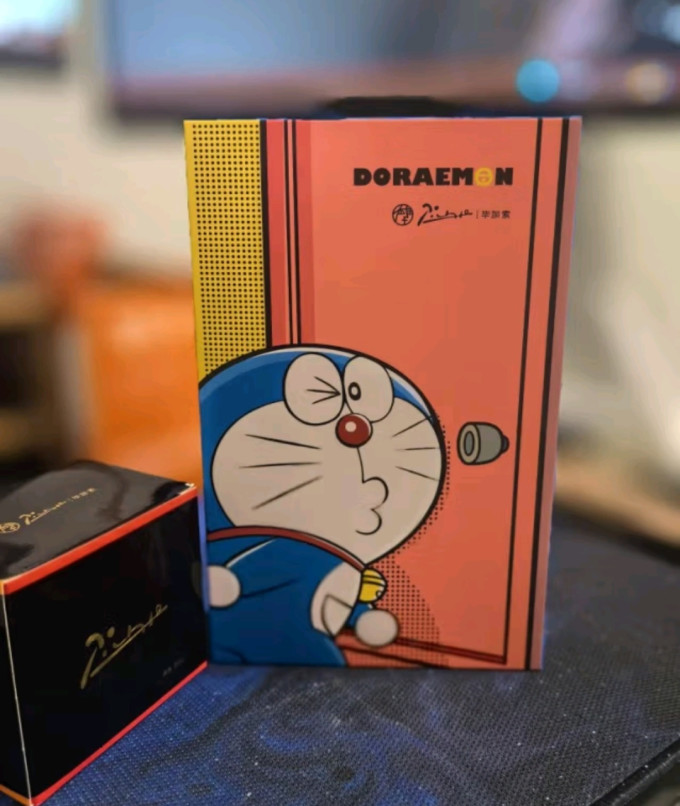 体验优雅书写:毕加索钢笔礼盒哆啦a梦联名版