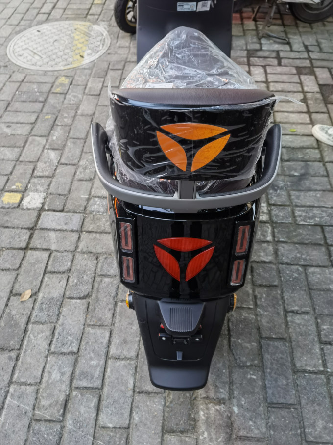 雅迪电动车整车