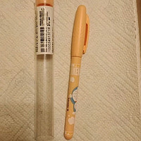 施耐德X哆啦A梦联名款钢笔：为小手定制的小巧书写工具