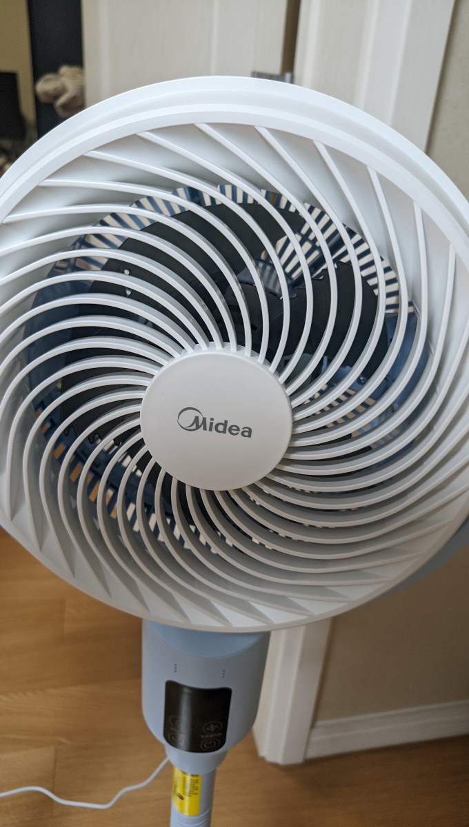 美的电风扇怎么样 小米空气bplds08sm循环扇和美的gdg24jzr对比.