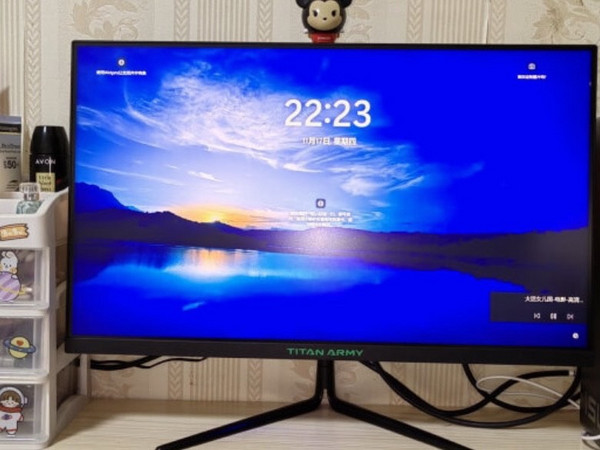 泰坦军团24英寸165Hz FastIPS电竞屏1ms(GTG)响应300nit亮度127%sRGB广色域屏幕低蓝光144