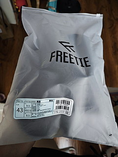 FREETIE LOGO运动拖鞋有点东西