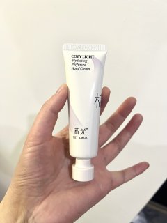 这个国产护手霜还挺好用的哦