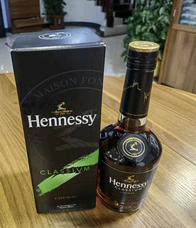 轩尼诗（Hennessy） 新点 干邑白兰地 法国进口洋酒 350ml 礼盒装