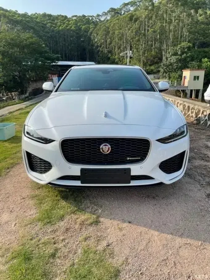 捷豹轿车