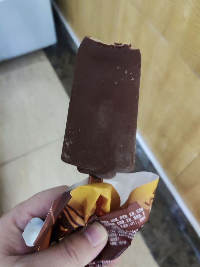伊利苦咖啡脆皮雪糕其实不苦