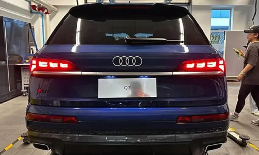 新款奥迪Q7实车现身国内