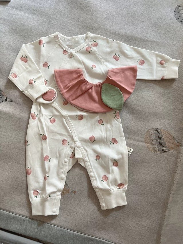 柠檬爬爬新生婴儿衣服：春秋季的纯棉温暖