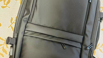 燃境箱包店 篇三：双肩包男士背包可扩容大容量商务出差旅行李包15.6寸笔记本电脑包