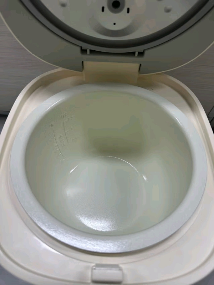 小熊电饭煲