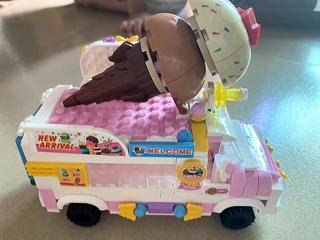 甜美的冰淇淋车