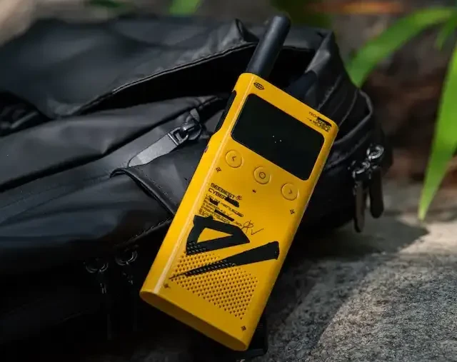 14mm厚，仅114克，小米生态链极蜂又一款超薄户外对讲机