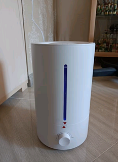 京东京造 加湿器 卧室家用办公室桌面空气加湿器 4.5L大容量 小型立式低噪 上加水 银离子材料