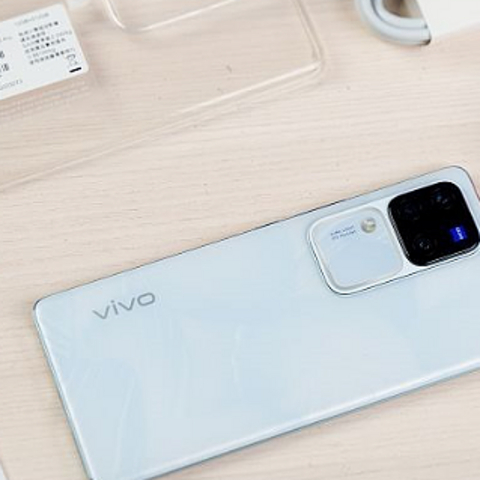 美型人像专业户 vivo V30 Pro