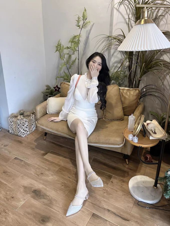 百思图女式拖鞋