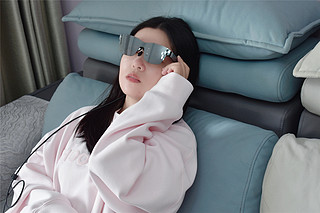 国产AR眼镜新标杆，娱乐体验全面升级，雷鸟Air 2s躺躺镜带你“躺赢”