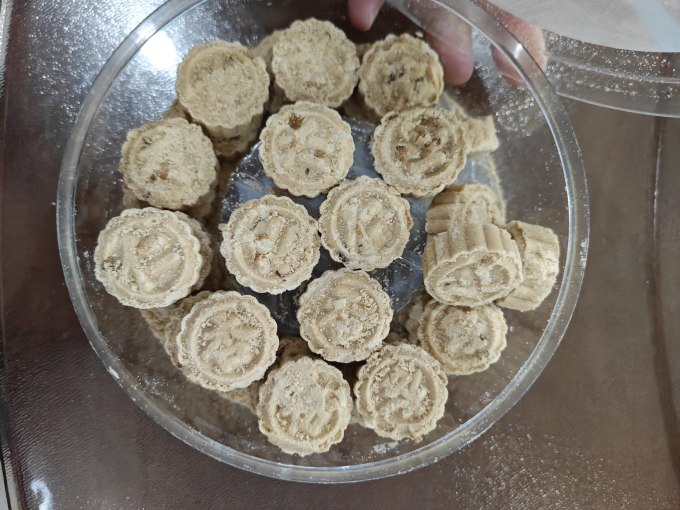 咀香园饼干