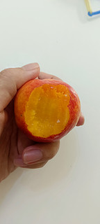 夏天要多吃水果，脆甜爽口的油桃来一个