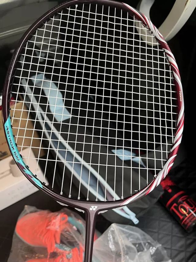 尤尼克斯天斧100ZZ羽毛球拍