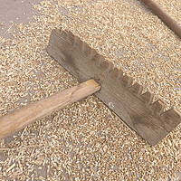木质的九尺钉耙，也是晒麦子神器