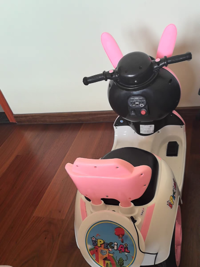 儿童电动车
