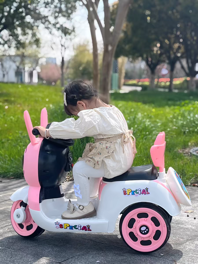 儿童电动车