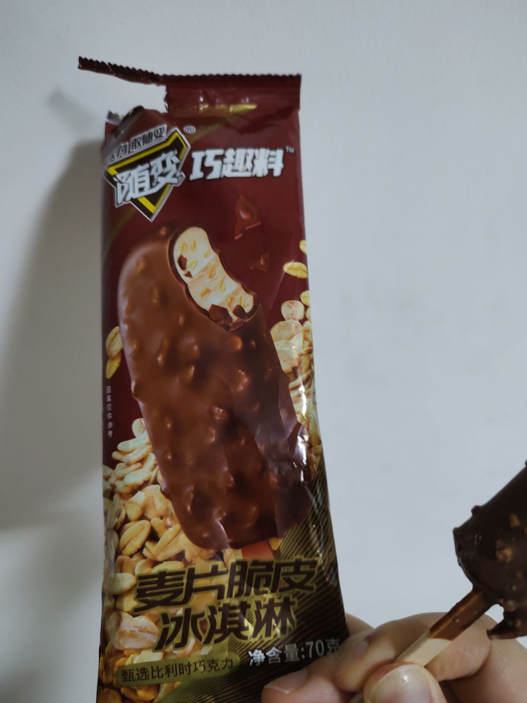 蒙牛随变麦片巧克力冰淇淋