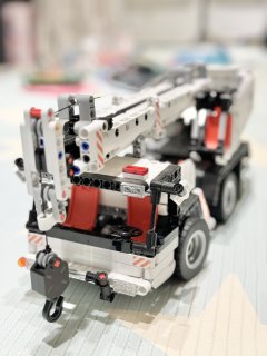可玩性不错的小米工程吊车