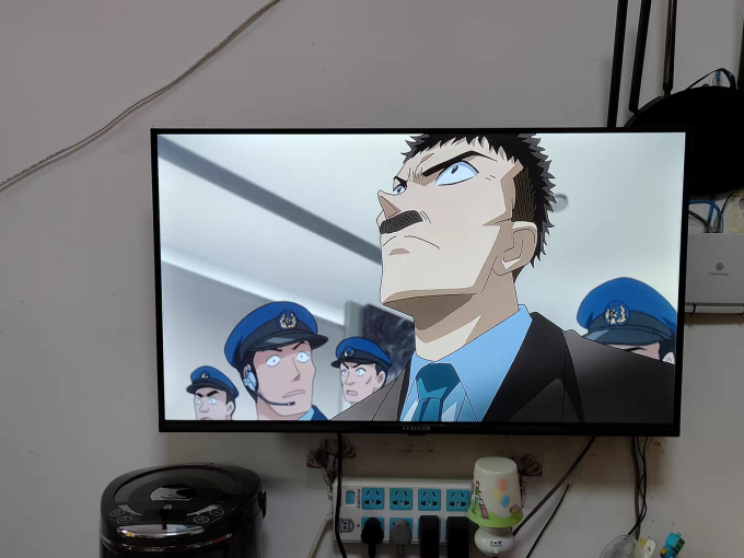 雷鸟液晶电视