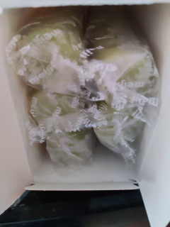 天气热吃根明治蜜瓜茉莉雪糕