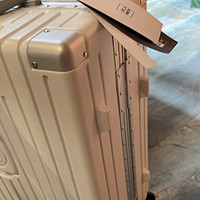 海澜之家（HLA）行李箱：象牙白铝框拉杆箱，打造学生与新人出行的优雅之选