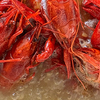 居家食记 篇五十：人均50,四种口味小龙虾吃起来，香辣麻十三香全都有