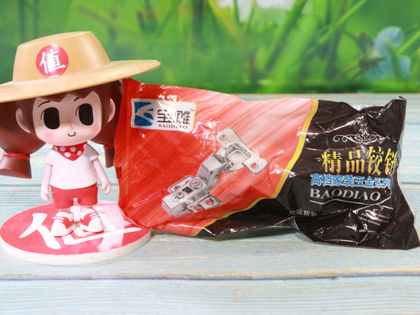 定制家具和橱柜中的大坑之铰链