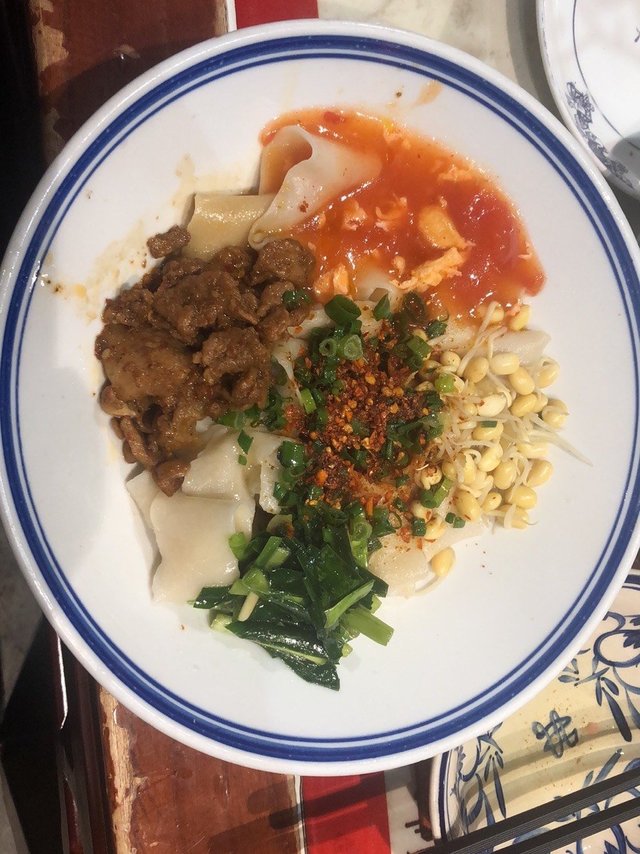 biangbiang面还是很好吃，外加荔枝虾肉