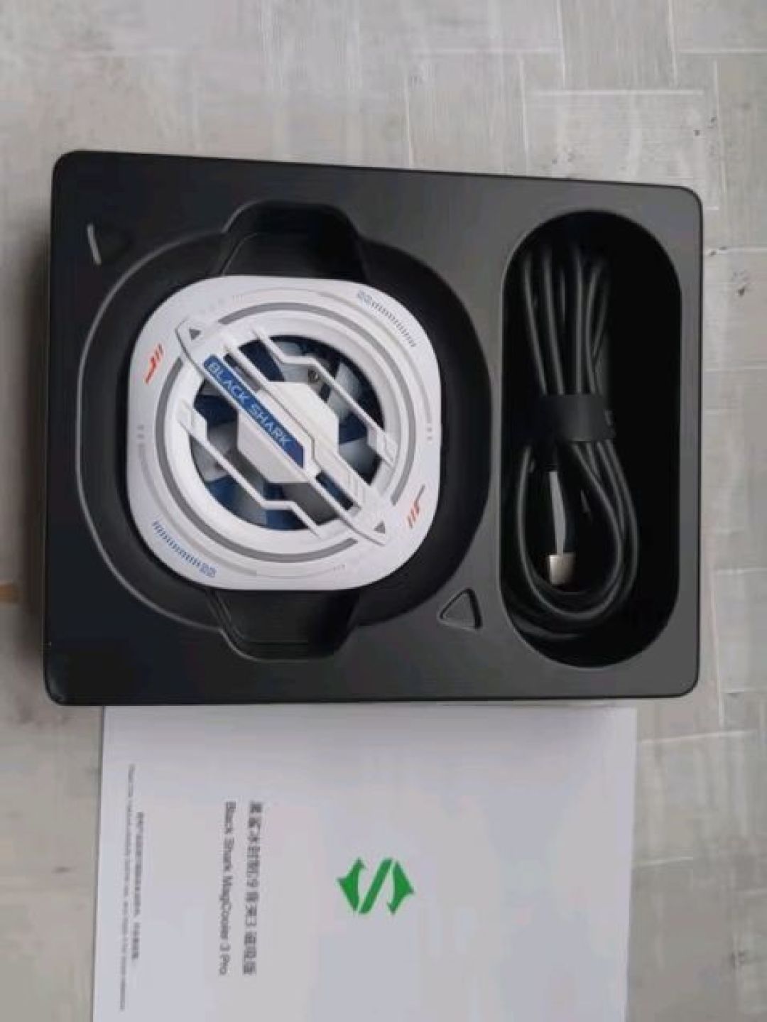 黑鲨磁吸手机散热器3pro