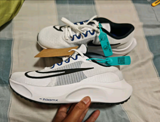 耐克（NIKE）男鞋2024夏款zoom fly 5碳板马拉松白黑缓震透气轻便跑步鞋DZ2769