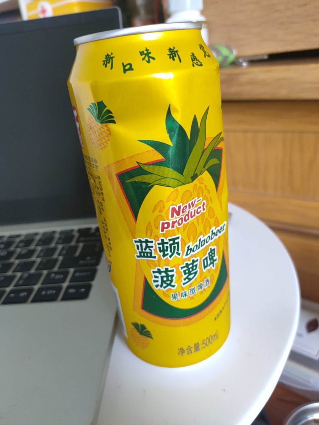 啤特别适合,这东西没有酒精,就和饮料差不多,关键这个价格特别合适