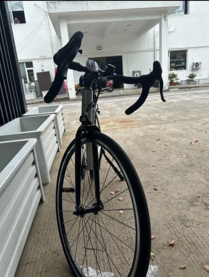 迪卡侬公路自行车:高颜值的运动利器