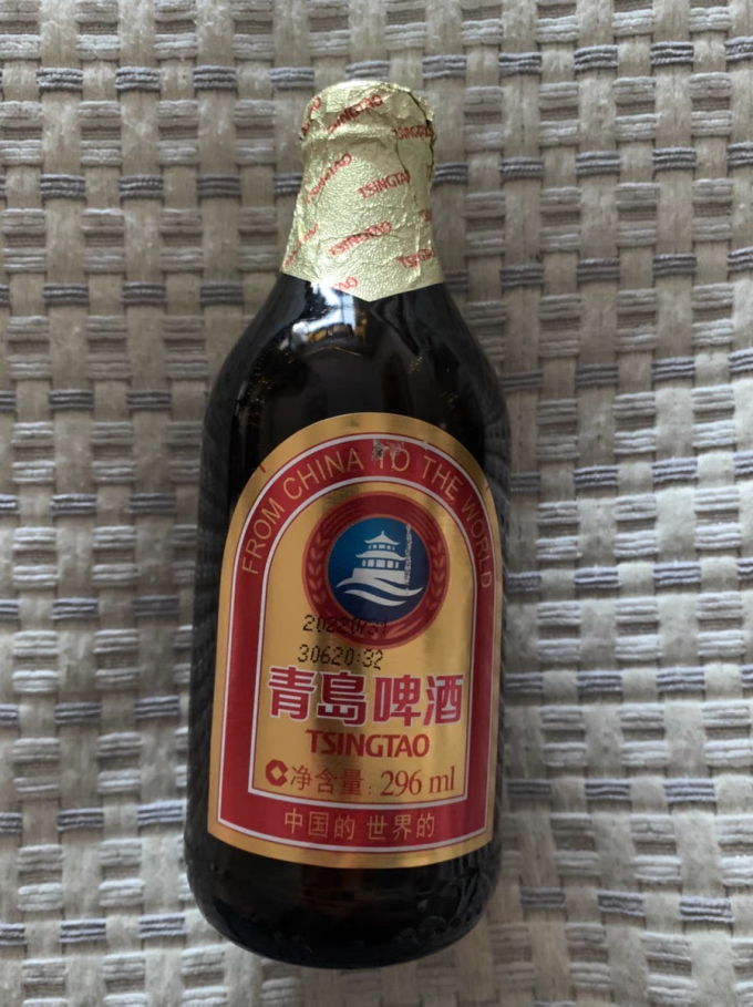 青岛啤酒小棕金,低温酿造,口感更醇正!