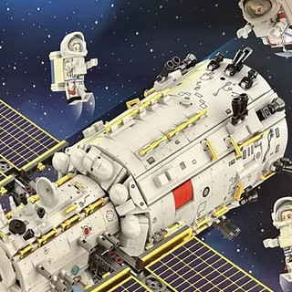 森宝积木核心舱空间站模型是一款深受航天迷喜爱的中国航天积木玩具。