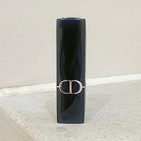 哪个爱美人士，谁的化妆盒里没有一只Dior口红呢？