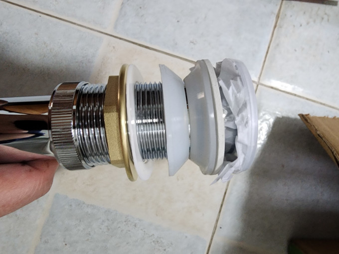 潜水艇卫浴用品