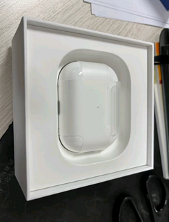 Apple/苹果 AirPods Pro (第二代) 搭配MagSafe充电盒 (USB-C) 苹果耳机 蓝牙耳机 适用iPhone/iPad/Mac
